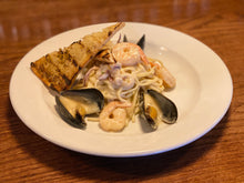 Load image into Gallery viewer, Seafood Linguini
